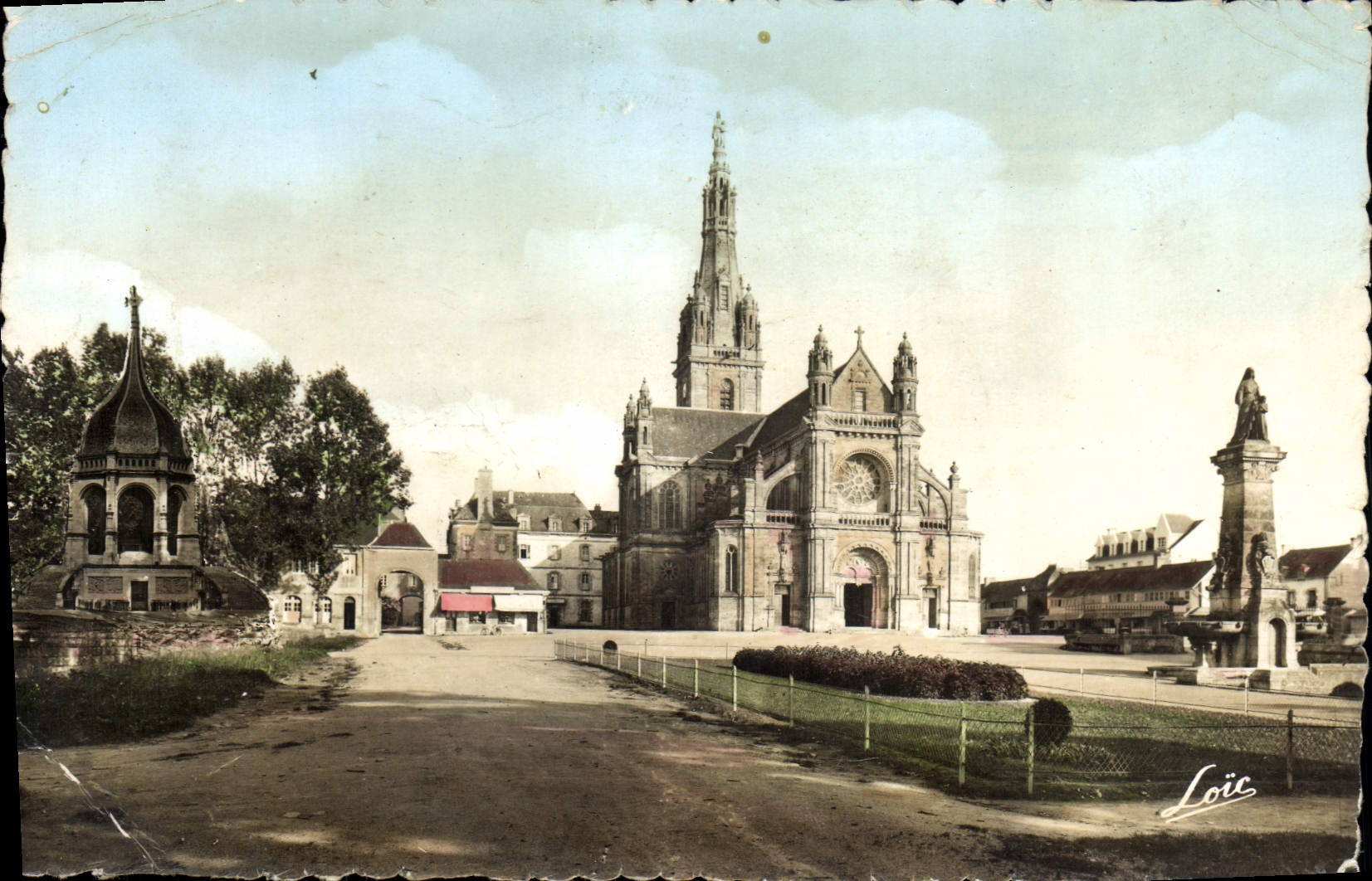 MODERN CARD Sainte Anne D' Auray Basilica Mounment Fountain