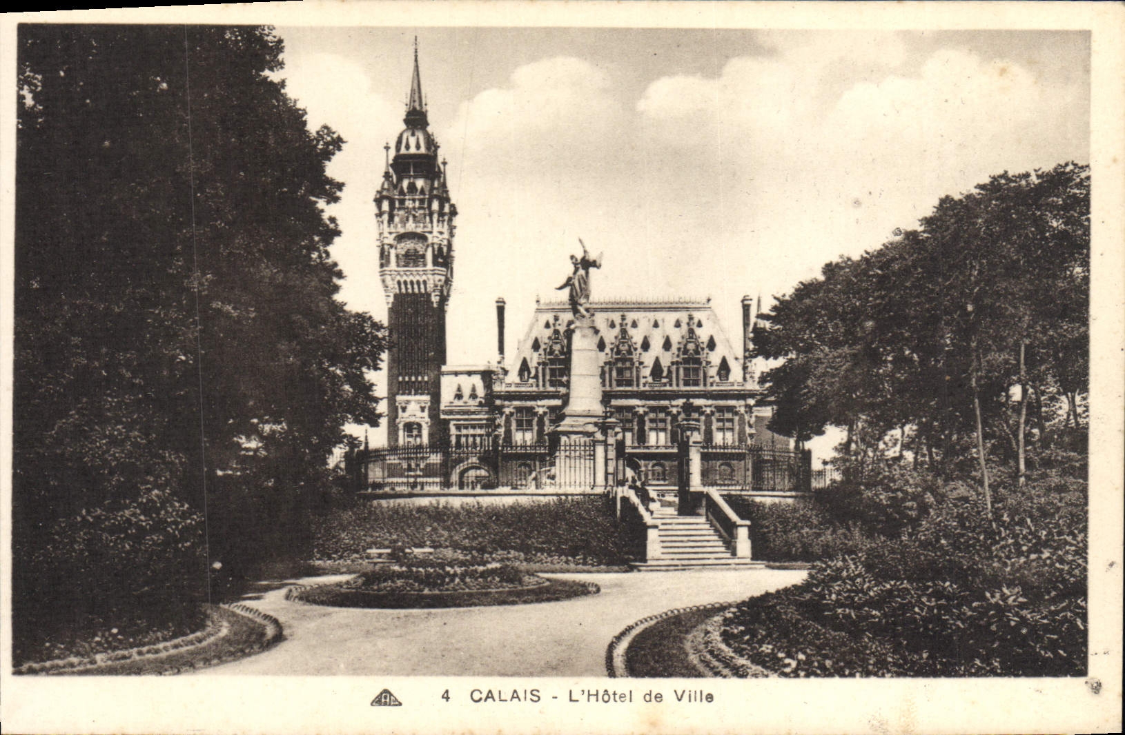 CPA Calais L'Hotel De Ville
