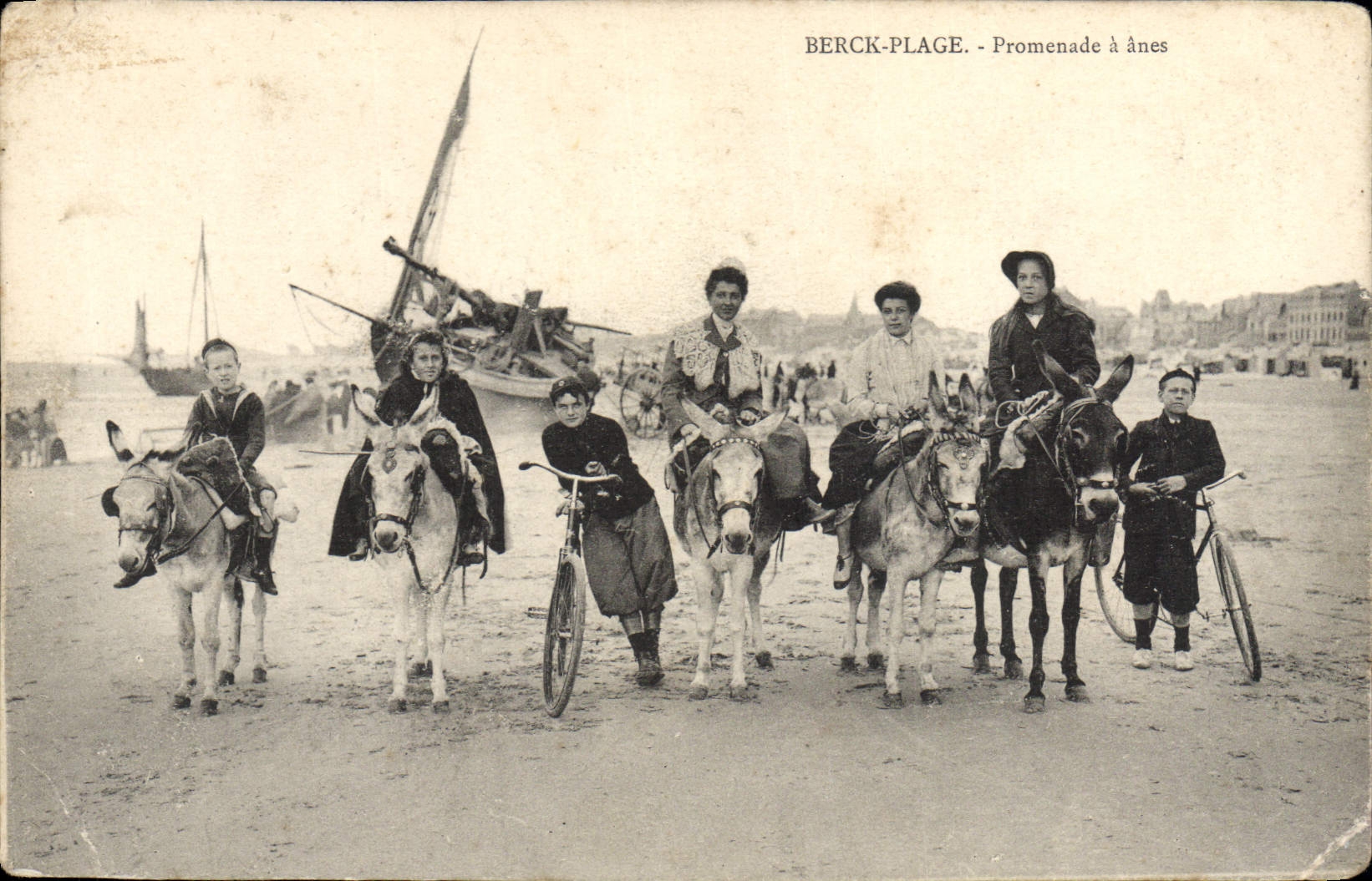 VINTAGE POSTCARD Berck Plage Walk has Asses