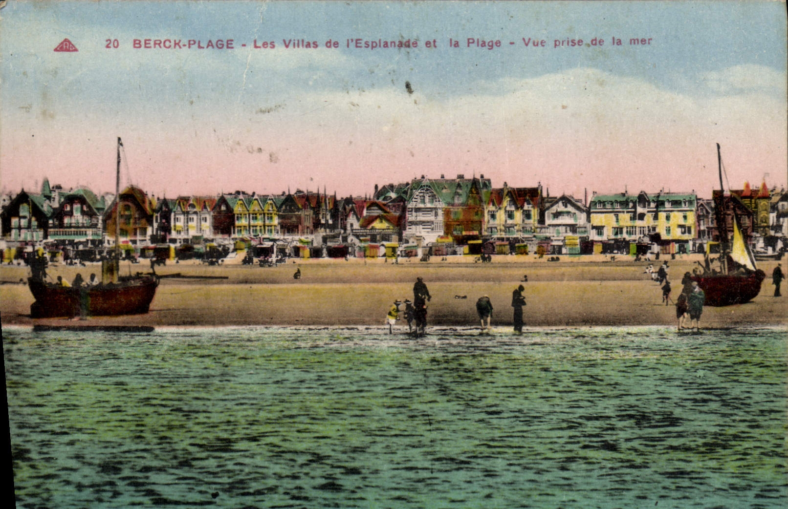 VINTAGE POSTCARD Berck Beach the Villas De I' Esplanade And the Beach Seen from of the sea