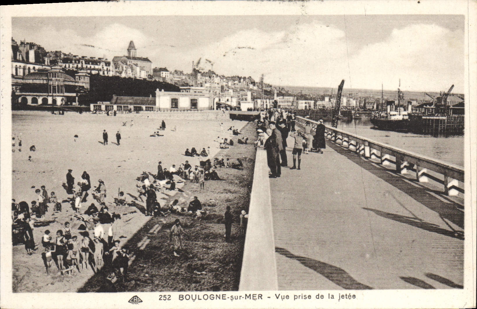 VINTAGE POSTCARD Boulogne On Sea Seen from Of the Pier