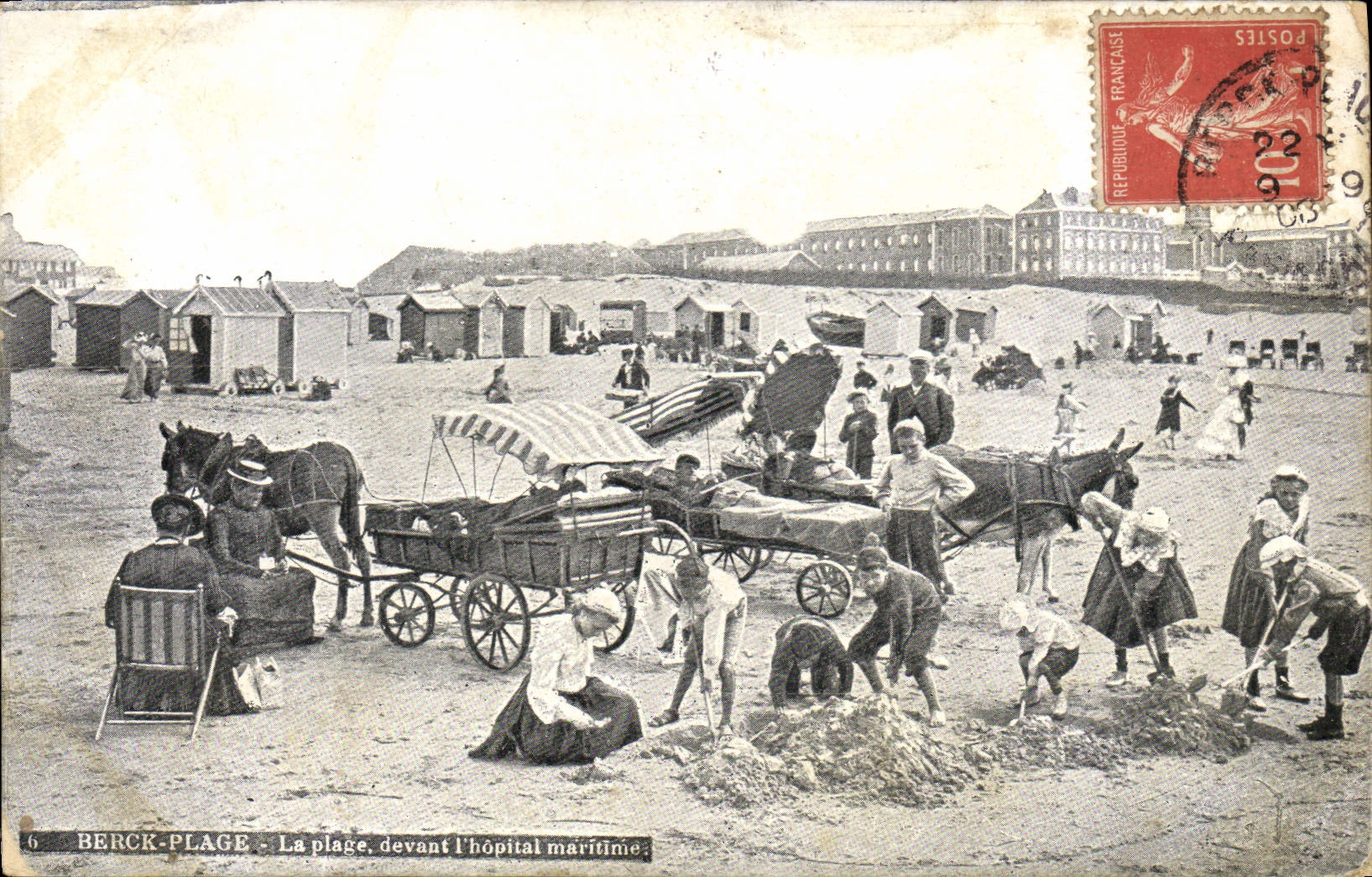 CPA Berck Plage La Plage devant l'Hopital maritime Ane Mule 