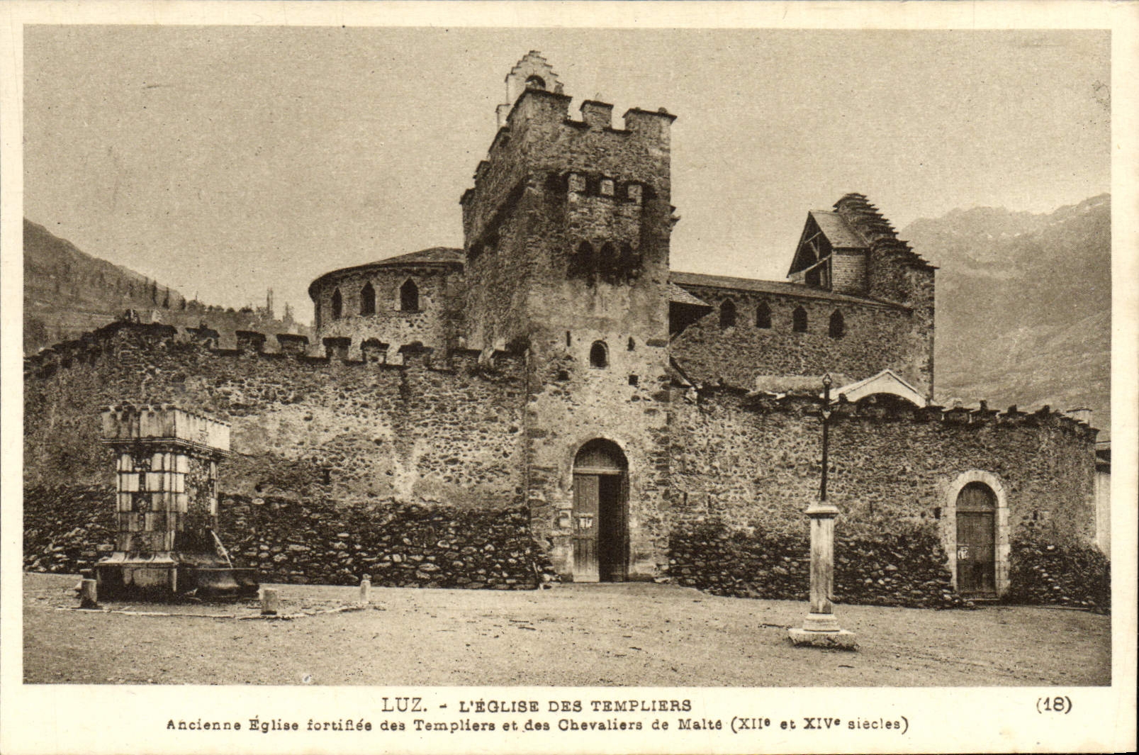CPA Luz L'Eglise Des Templiers