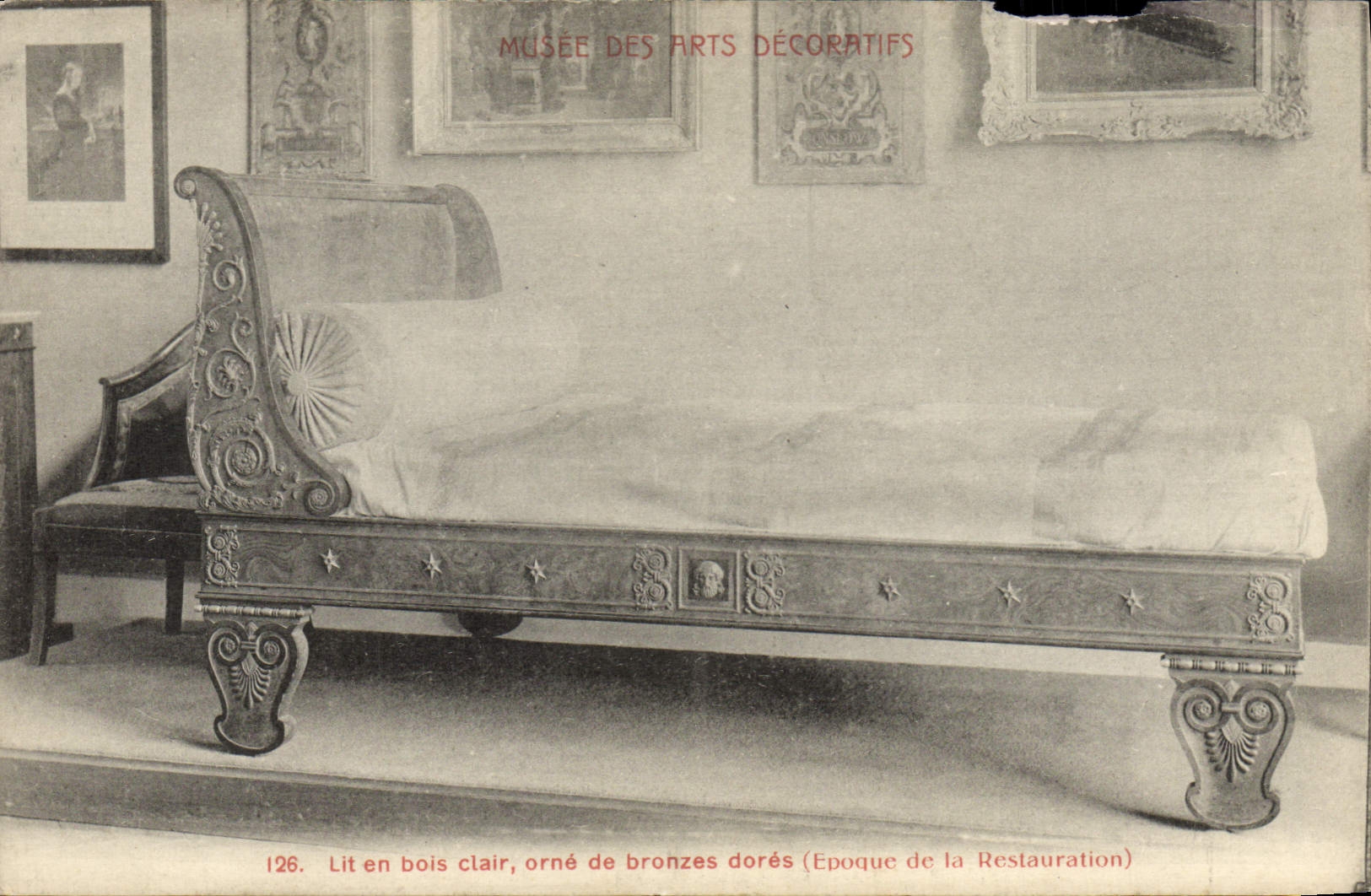 CPA Musee Des Arts Decoratifs Lit En Bois cleir Restauration