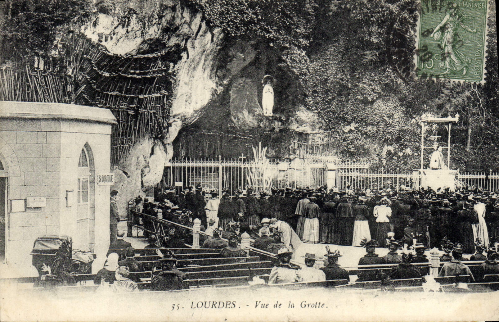 VINTAGE POSTCARD Heavy Sight Of the Cave