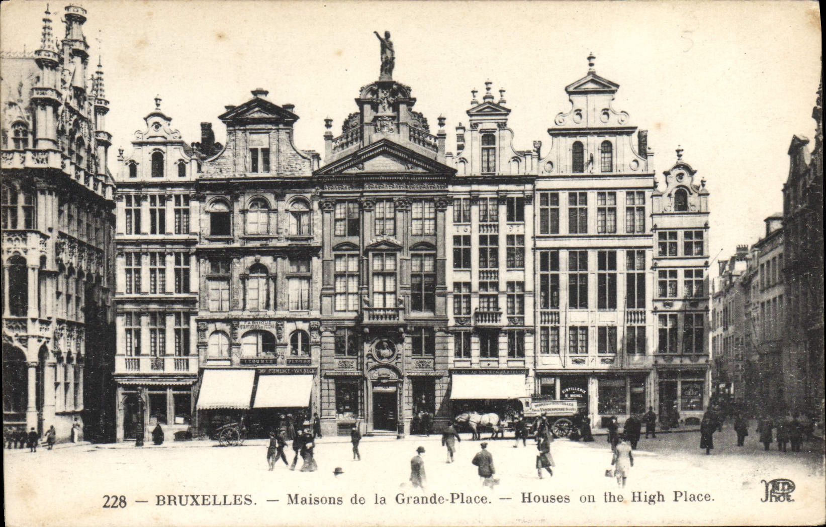 Casas de Bruselas de la POSTAL de la VENDIMIA del gran lugar