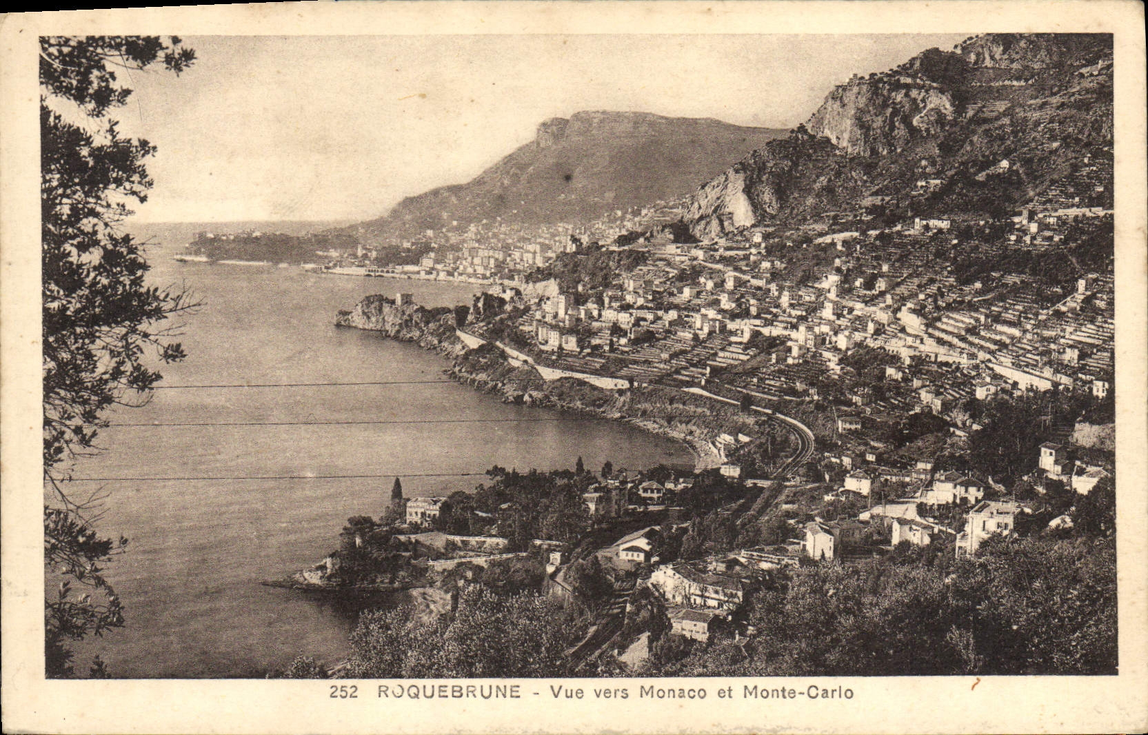 CPA Roquebrune Vue Vers Monaco et Monte Carlo