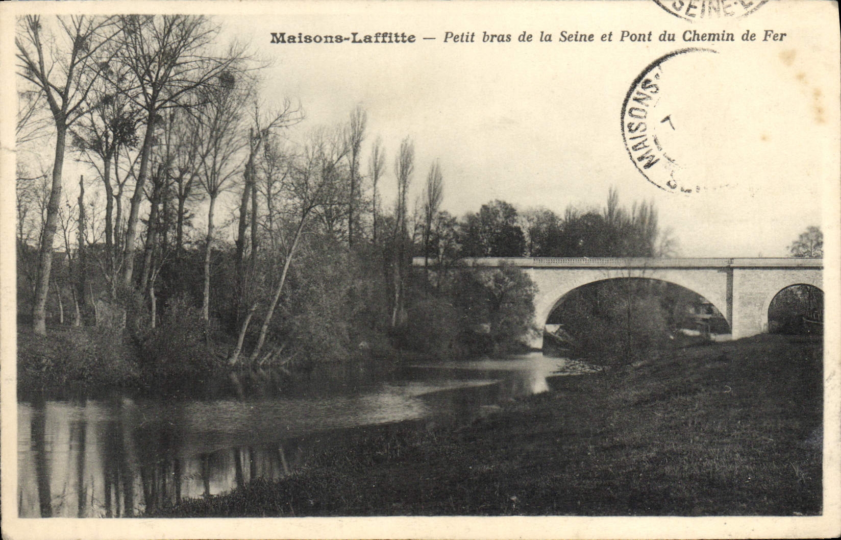 CPA Maisons Laffitte Petit Bras de la Seine et Pont Du Chemin de fer