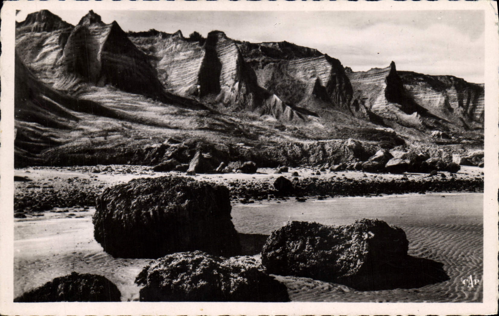 MODERN CARD Villers On Sea Cliffs with the Jump of the Dog