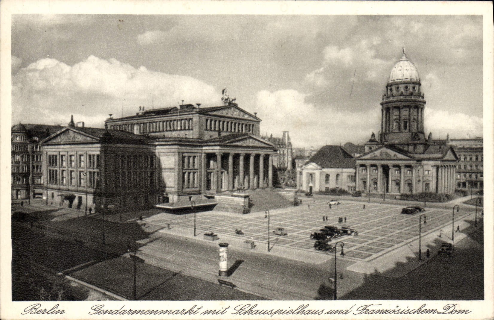 VINTAGE POSTCARD Berlin