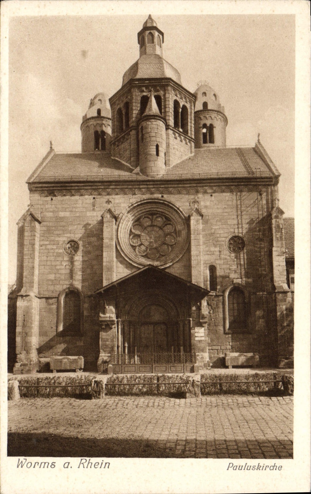 VINTAGE POSTCARD Worms has Rhein Pauluskirohe