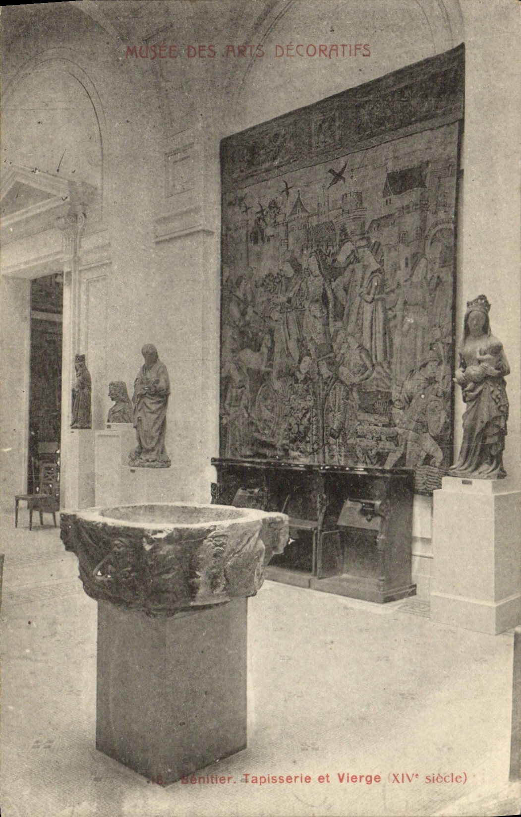 CPA Musee Des Arts Decoratifs Benitier Tapisserie et vierge 