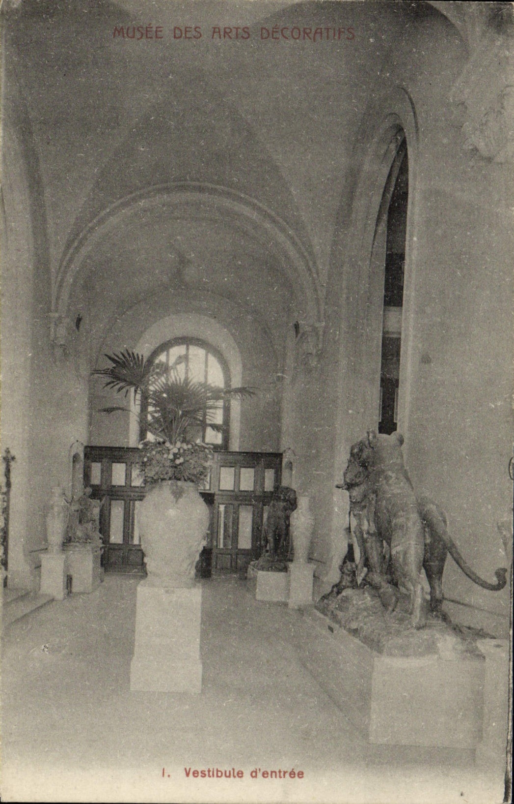 VINTAGE POSTCARD Vestibute D' Entree Hall of entry