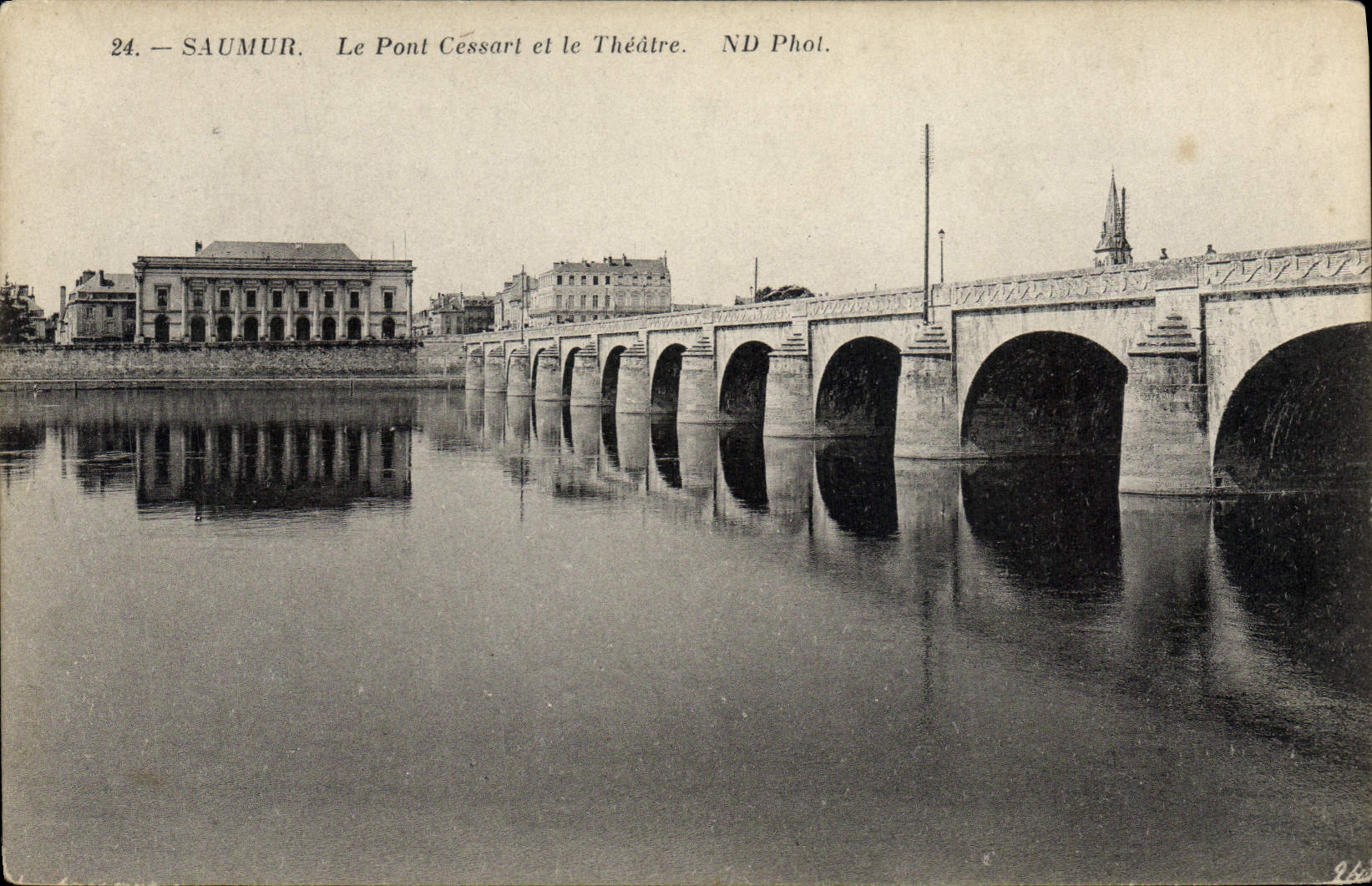 VINTAGE POSTCARD Saumur the Cessart Bridge and the Theater