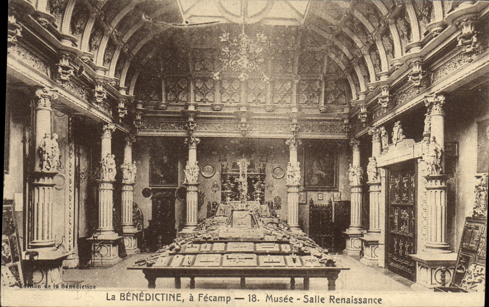 VINTAGE POSTCARD Benedictine has Fecamp Musee Room Renaissance