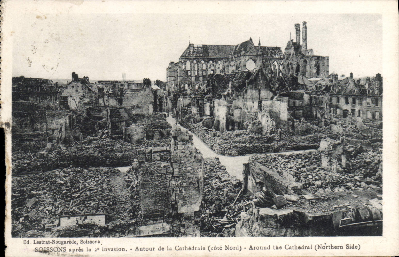 VINTAGE POSTCARD Soissons After the 2nd invasion Around the Militaria cathedral