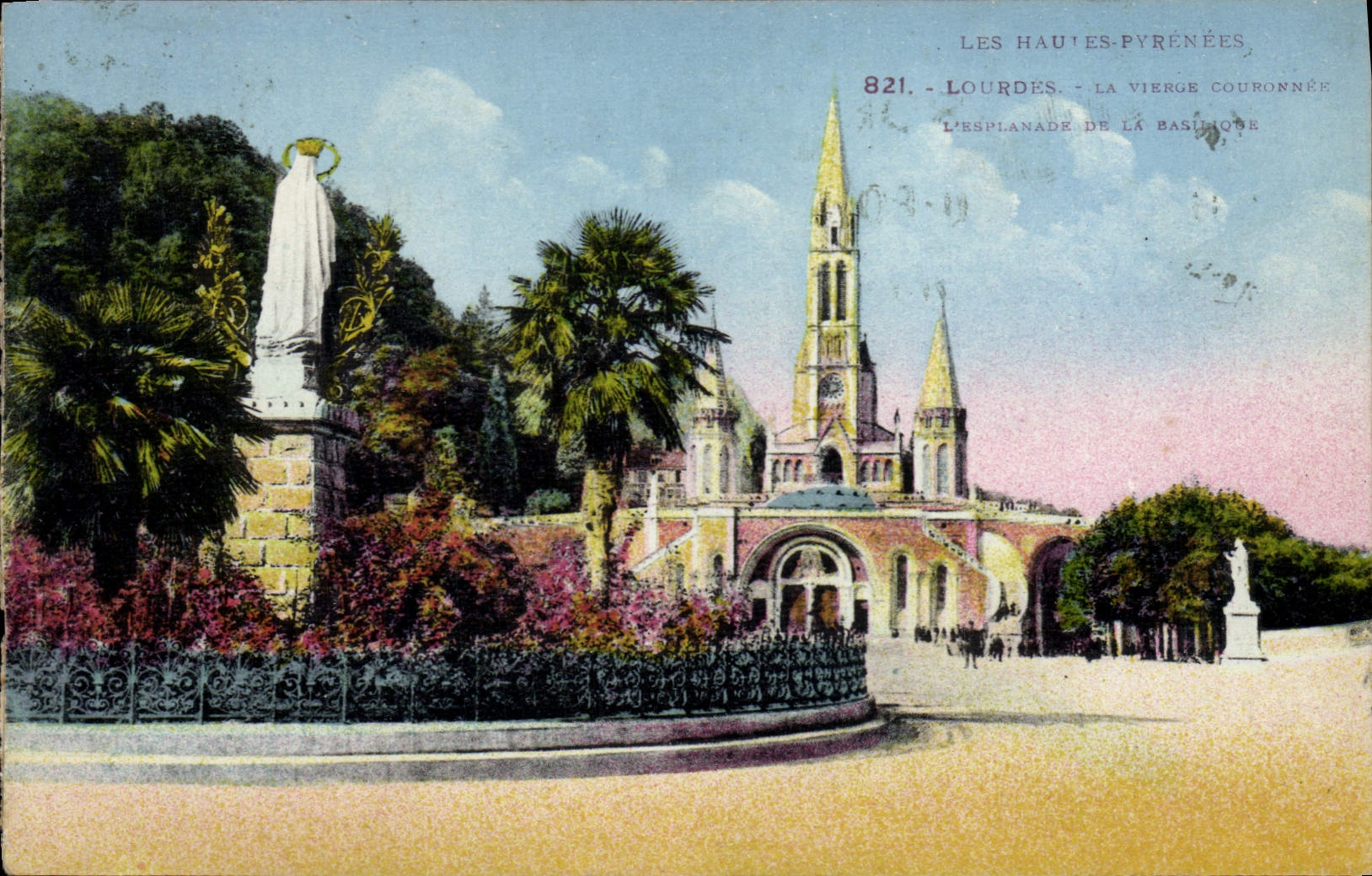 VINTAGE POSTCARD Heavy the virgin couronnee the esplanade of the basilica