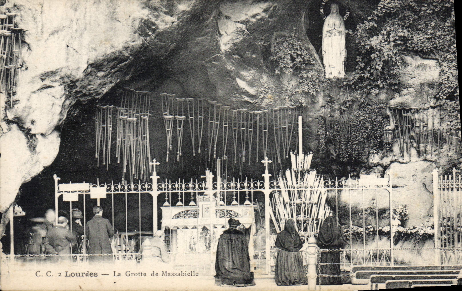 VINTAGE POSTCARD Heavy the Cave of Massabielle