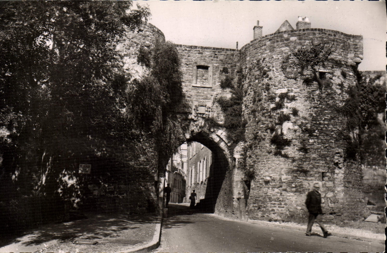 MODERN CARD Boulogne On Sea the Gayolle Gate