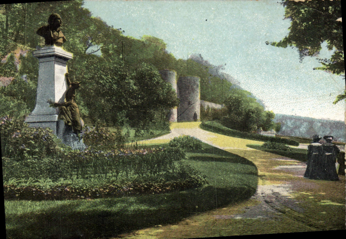 VINTAGE POSTCARD Boulogne On Sea the public garden of Doctor Duchenne and the garden of the walls