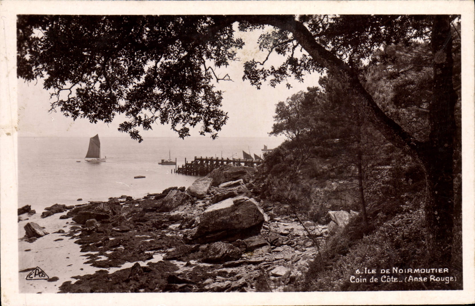 POSTAL Island De Noirmoutier Corner de la VENDIMIA del barco rojo de la manija de la dimensión