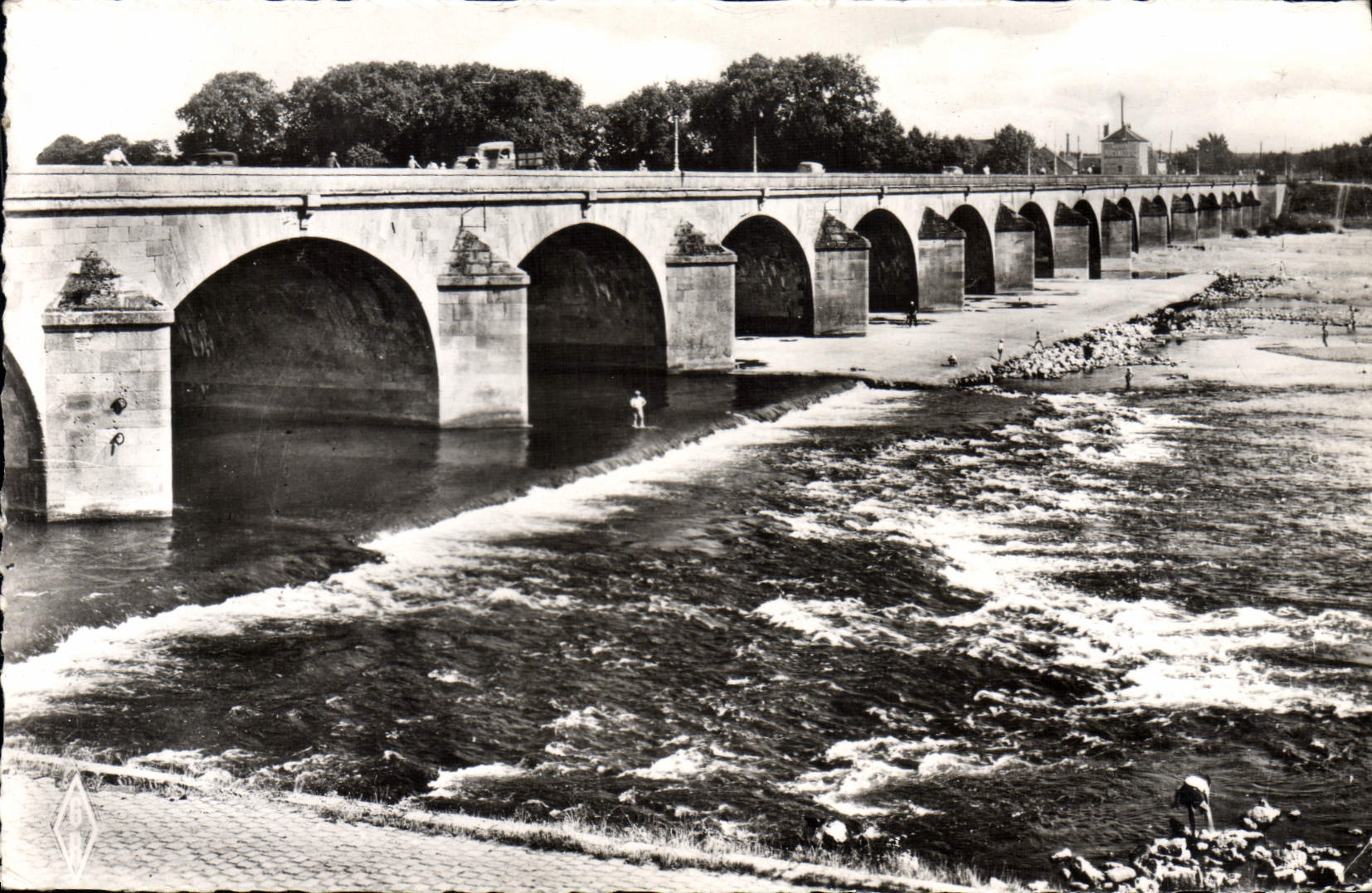 POSTAL MODERNA bordes de Nevers del Loire