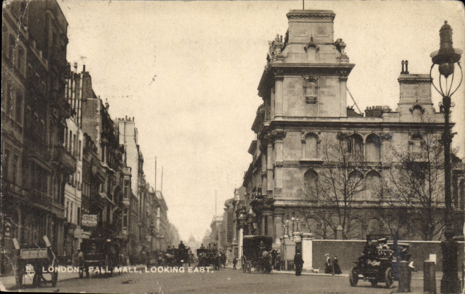 Estaca de Londres de la POSTAL de la VENDIMIA que parece gravemente del este