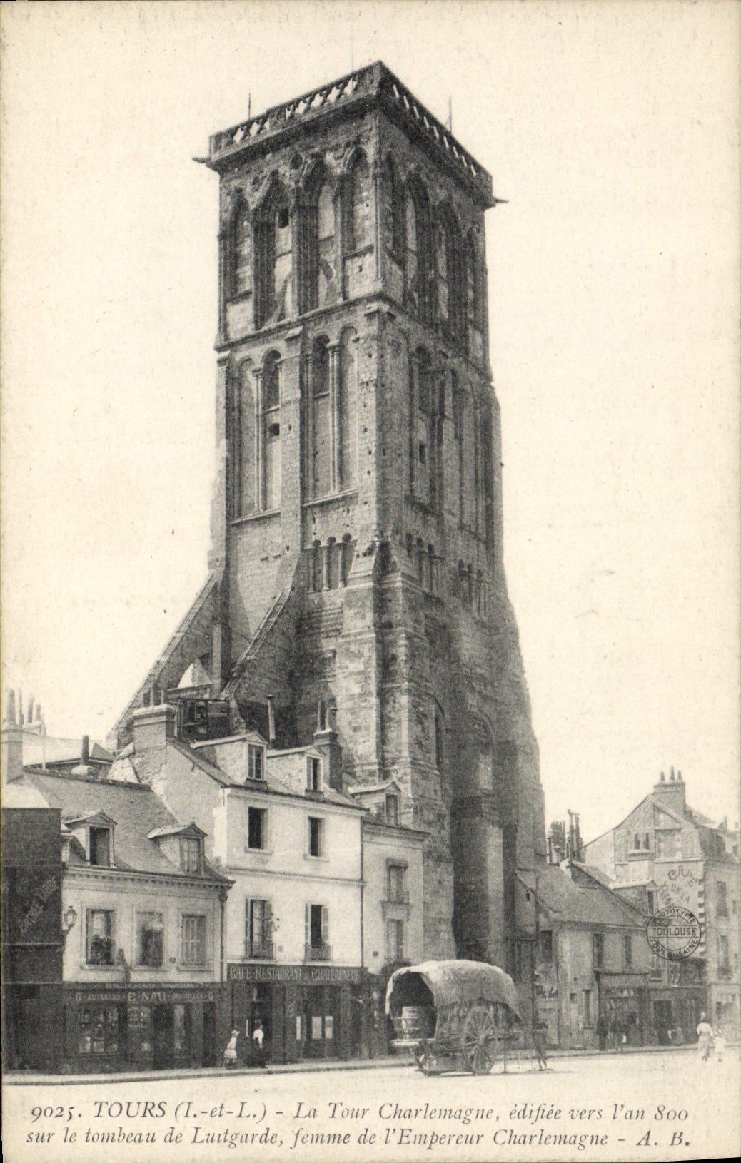 CPA Tours La Tour Charlemagne 