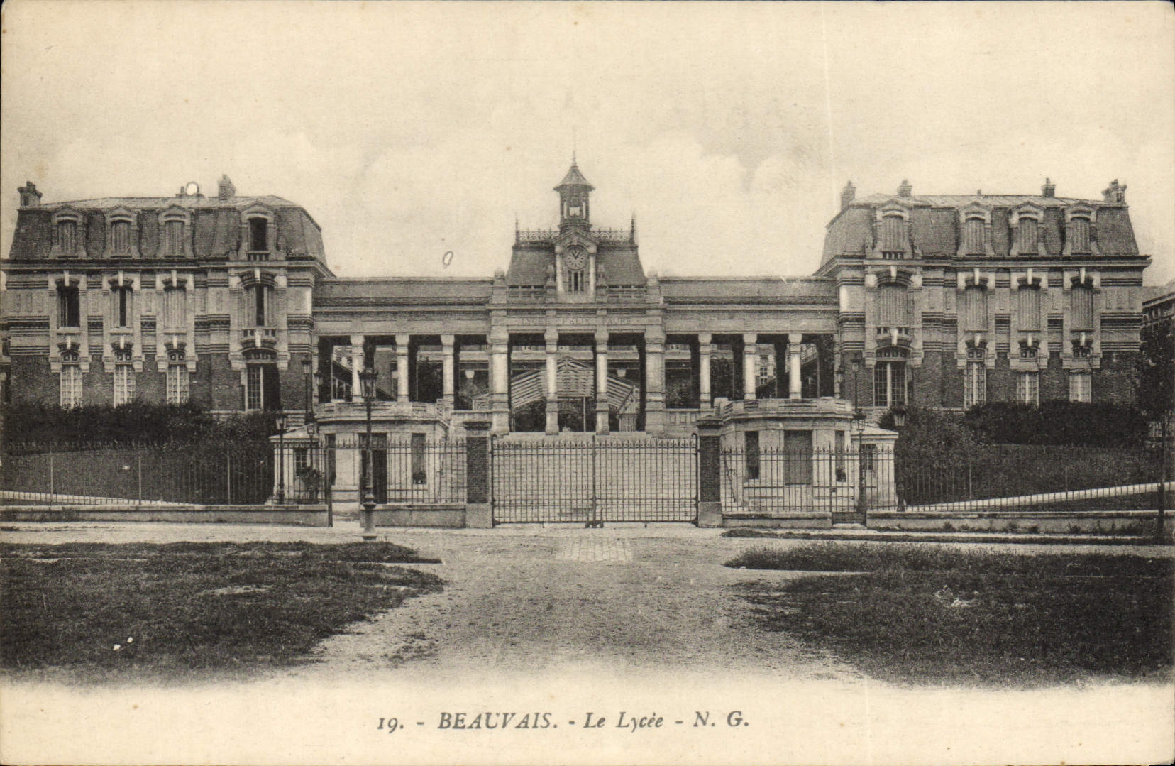 CPA Beauvais Le Lycee