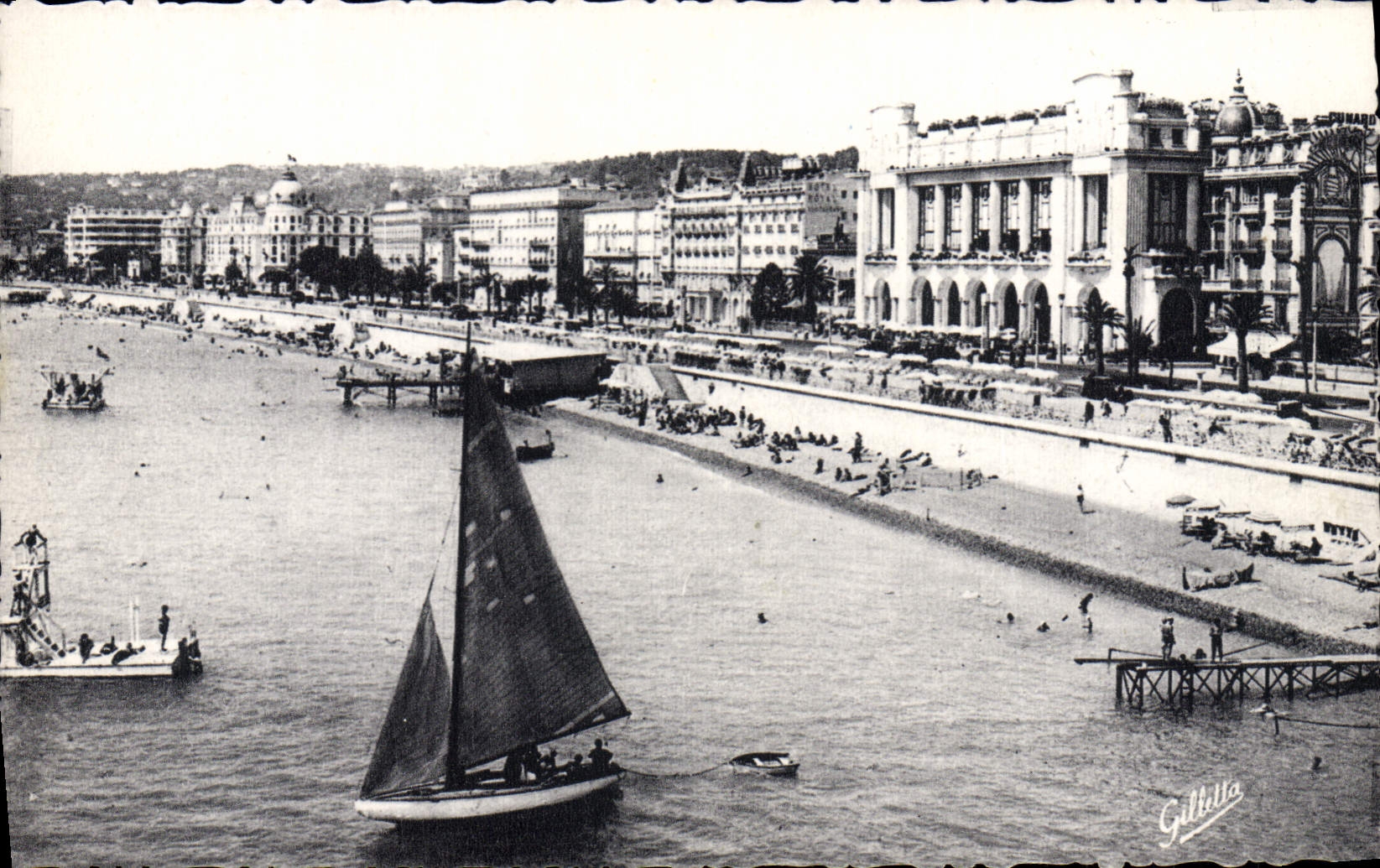 CPA Nice Les Hotels et la Plage