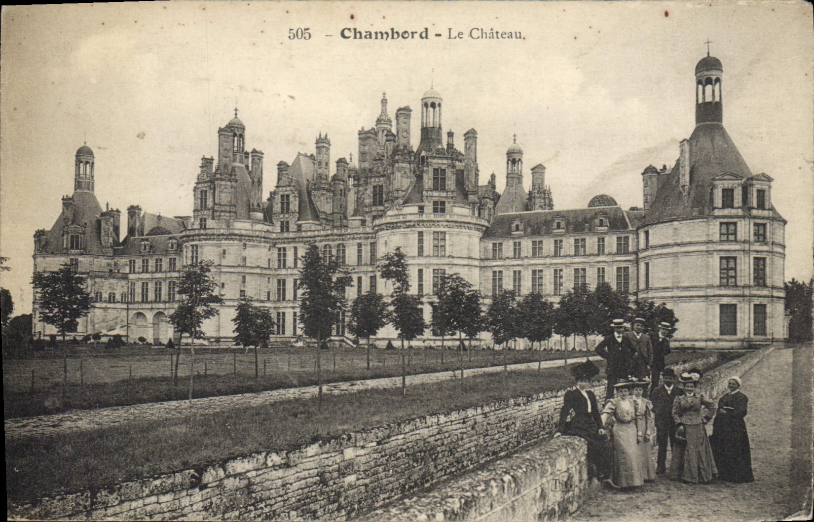 CPA Chambord Le Chateau (animee)