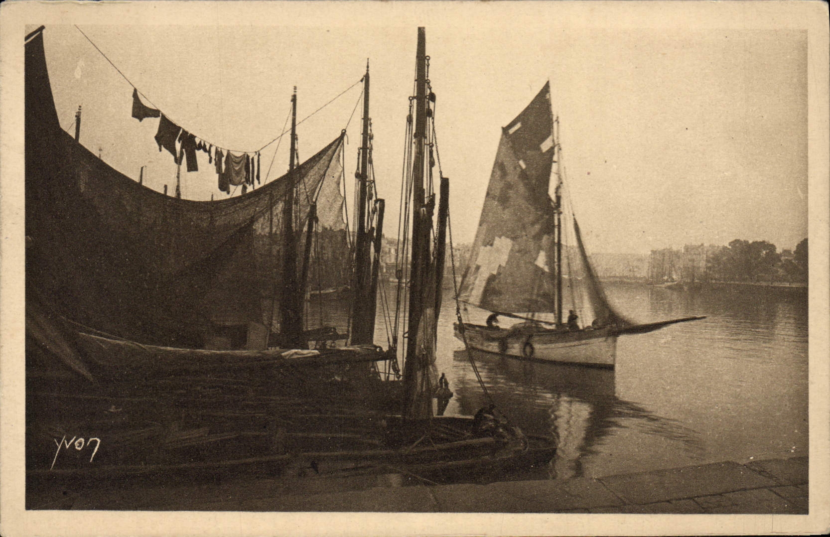 VINTAGE POSTCARD La Rochelle Departure For Fishing Boat