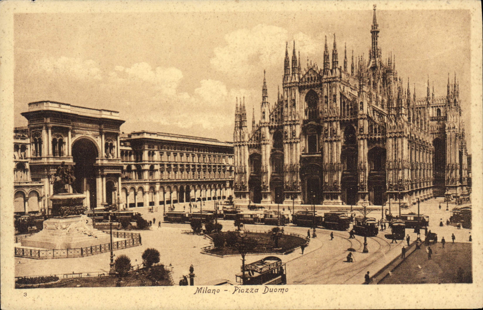 VINTAGE POSTCARD Milano Piazza Duomo Tram