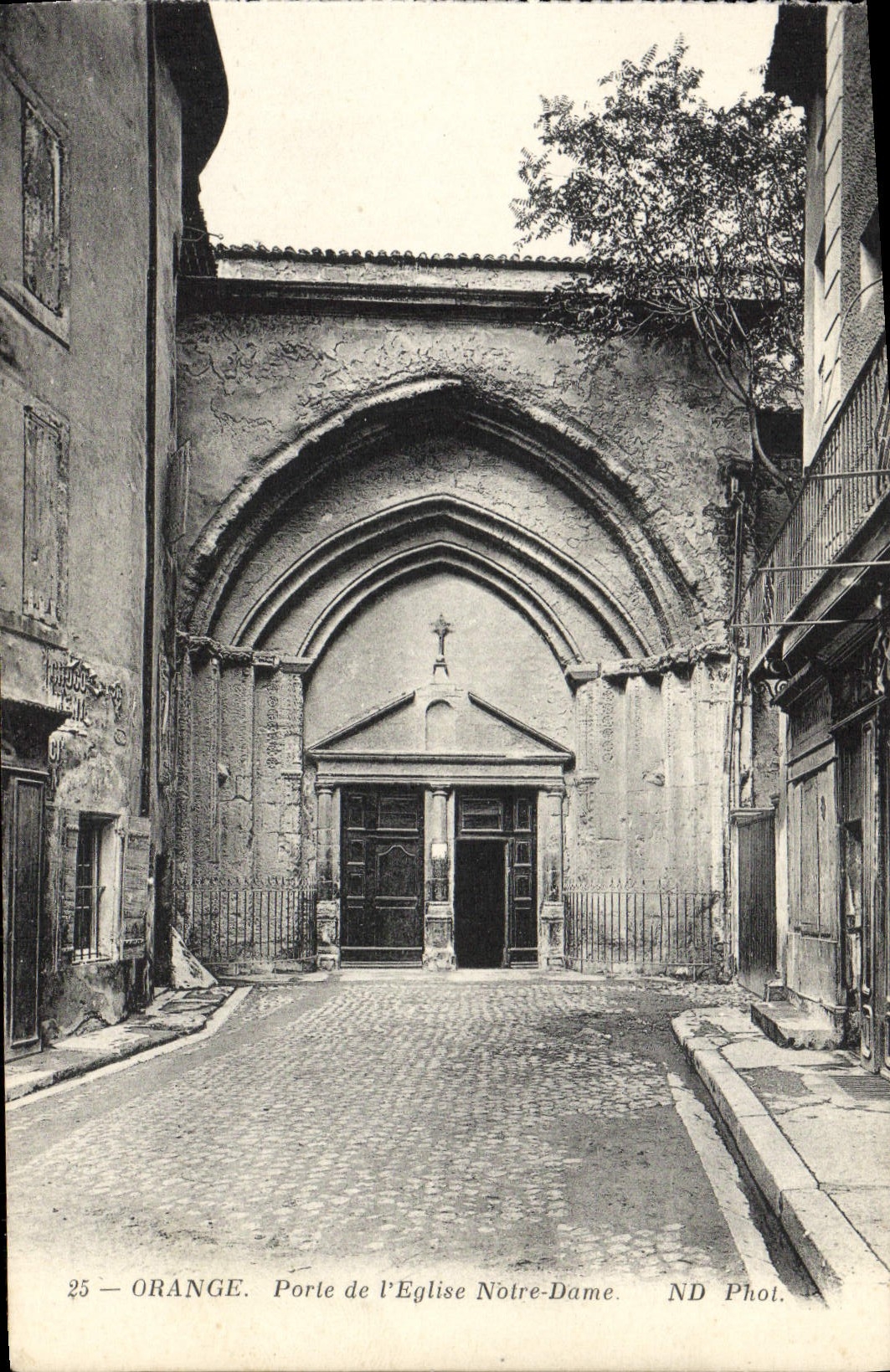 CPA Orange Porte de L'Eglise Notre Dame