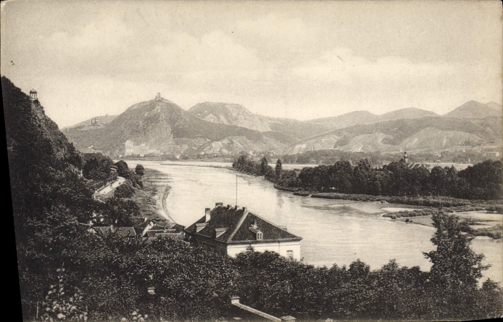 VINTAGE POSTCARD Rolandseck Und Siebengebirge