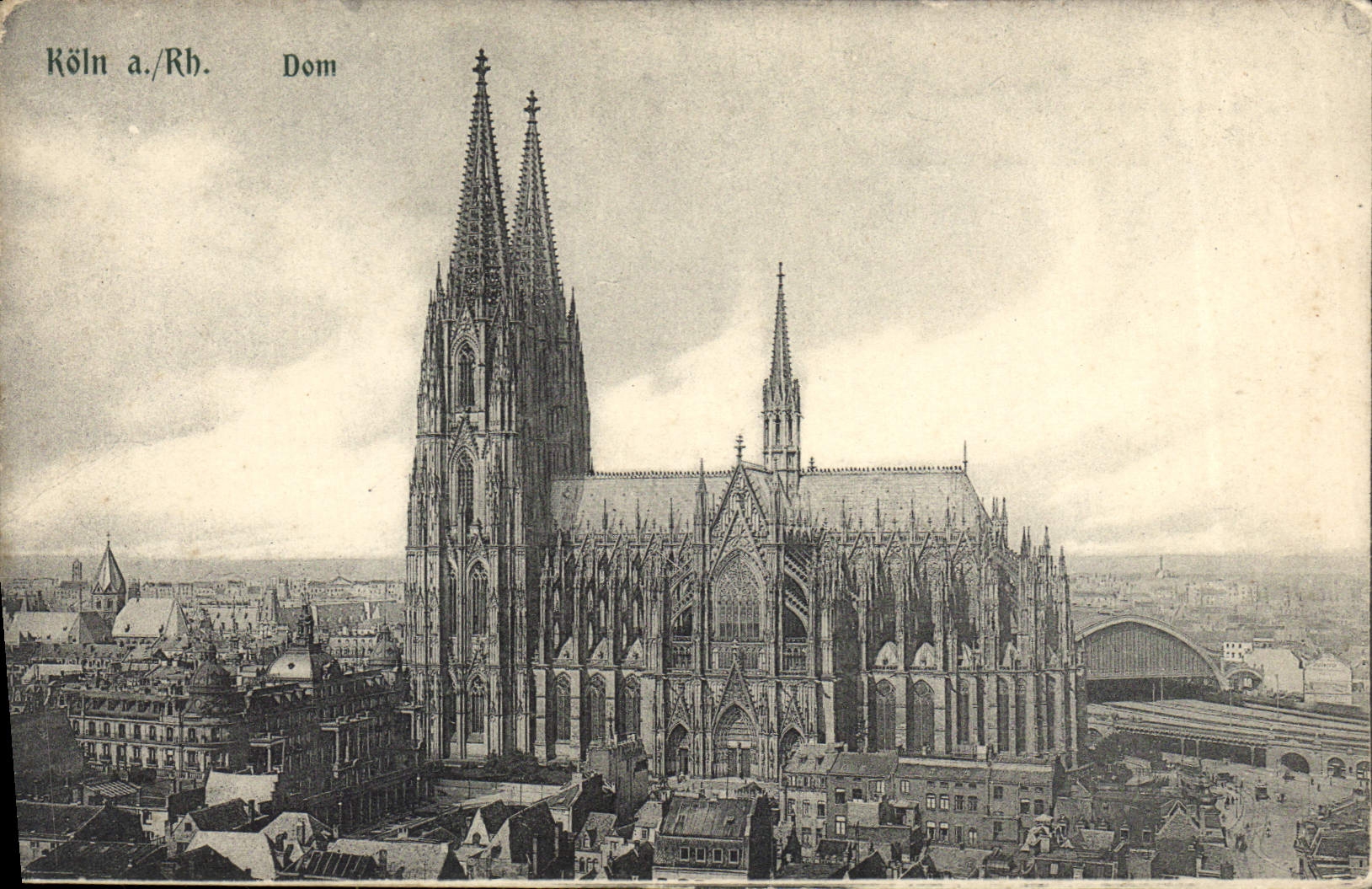 VINTAGE POSTCARD Dom Koln has Rhein