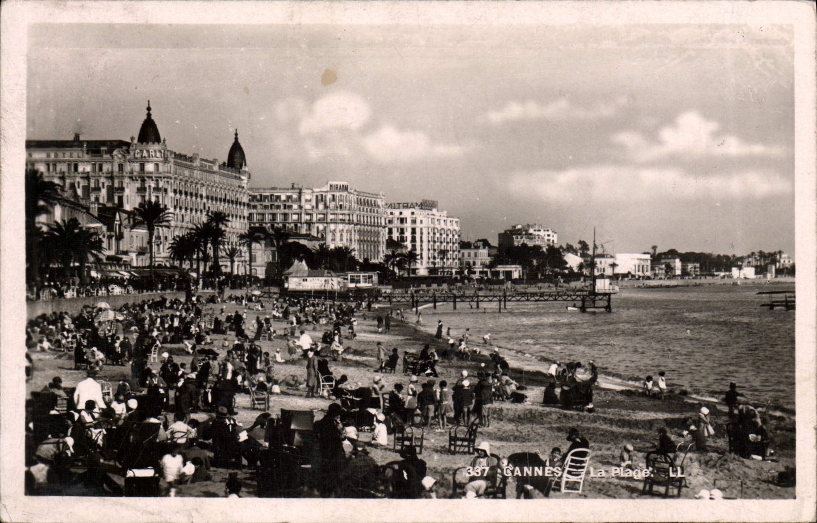 MODERN CARD Cannes the Beach