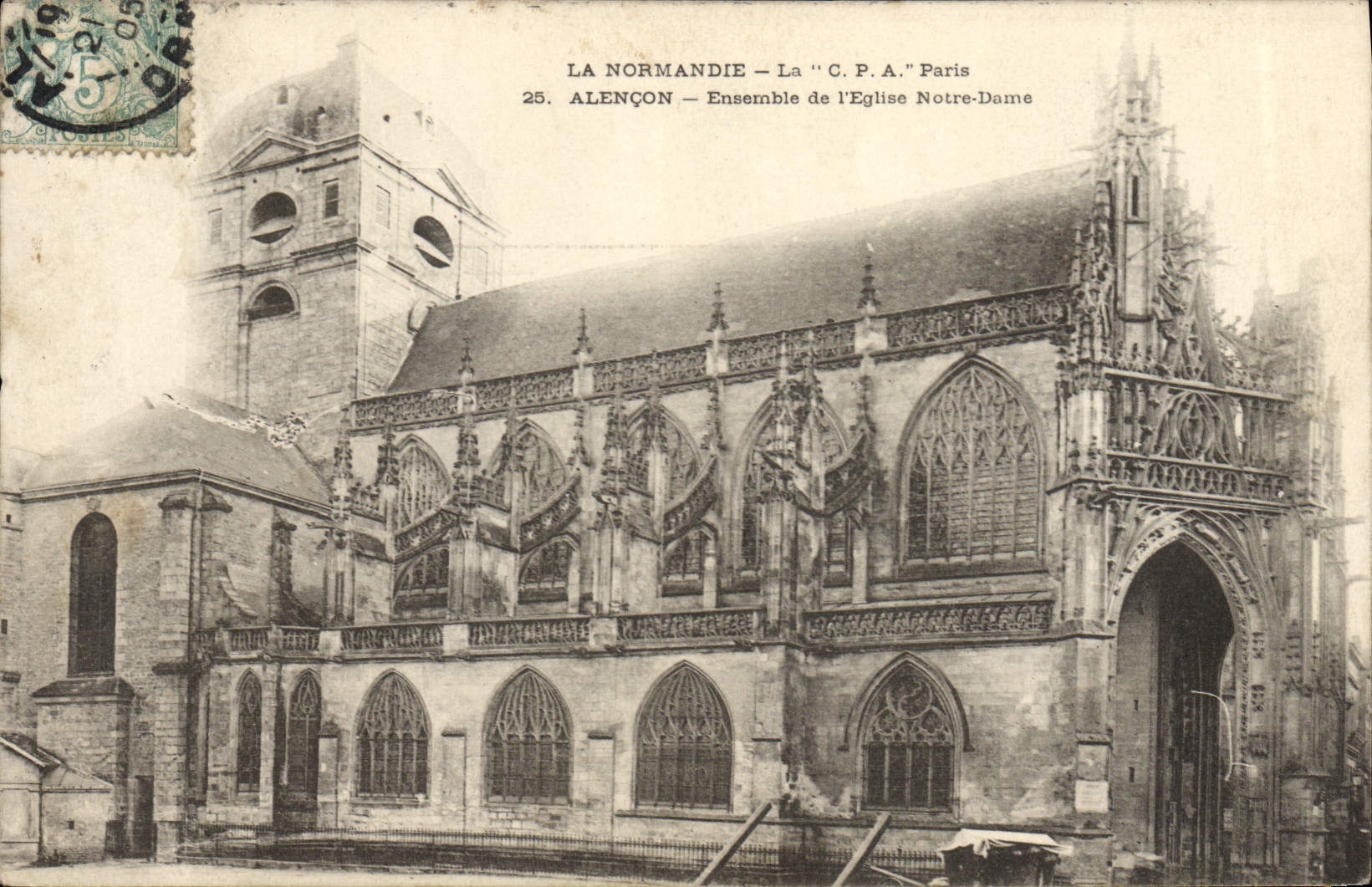 CPA La Normandie Alencon Ensemble de l'eglise Notre Dame