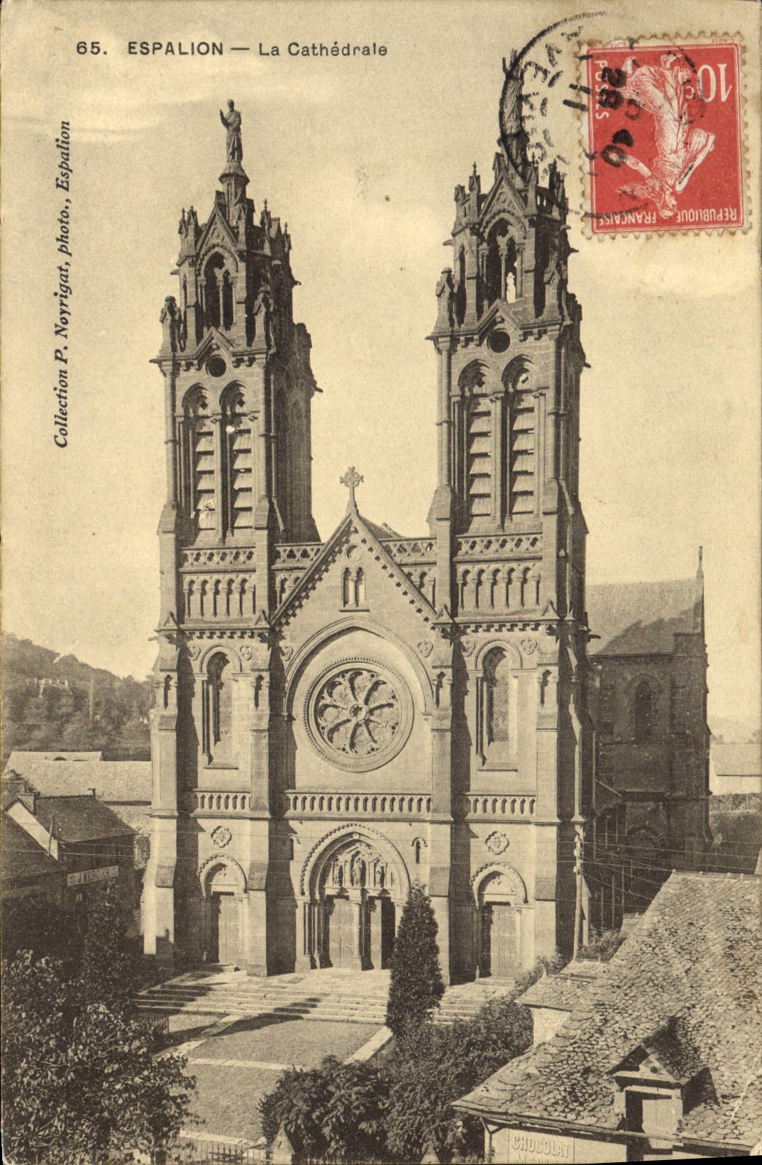 VINTAGE POSTCARD Espalion the Cathedral