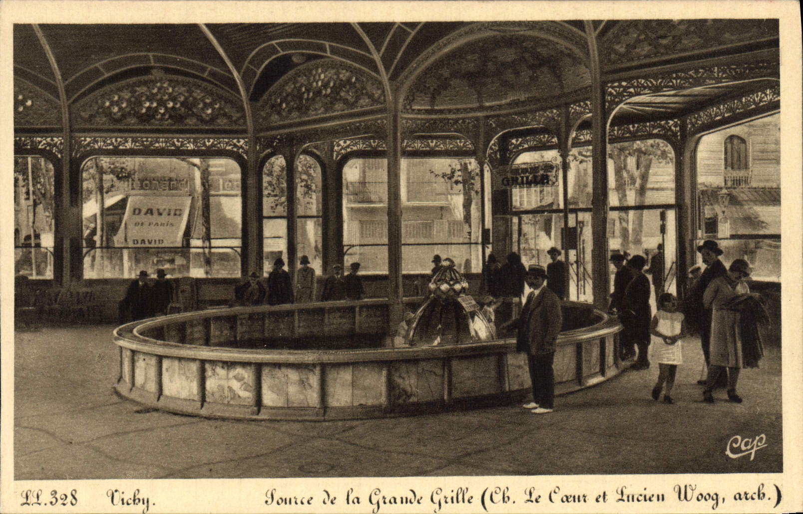 CPA Vichy Source de la grande grille