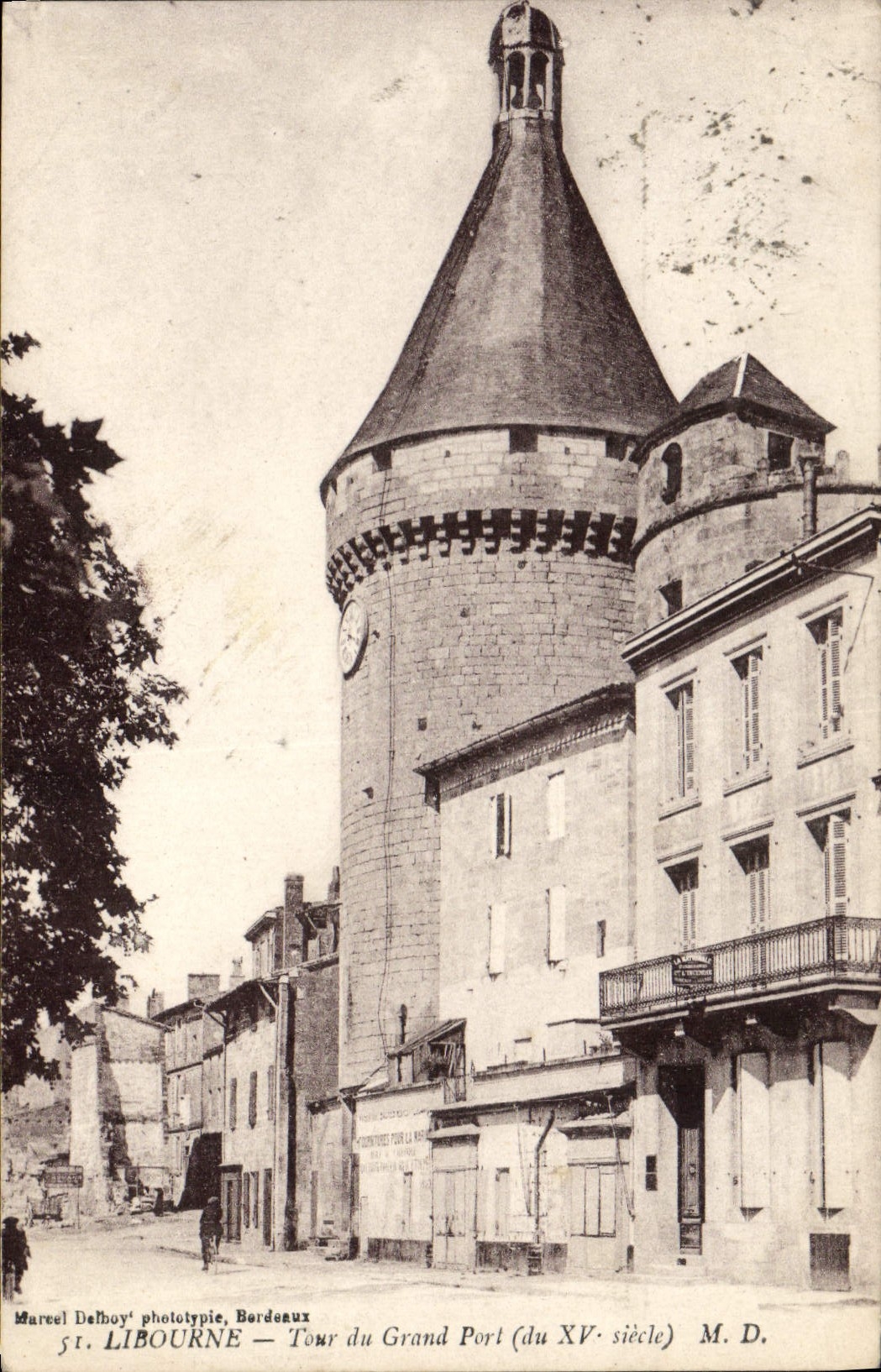 VINTAGE POSTCARD Libourne Turn Of the Large Port
