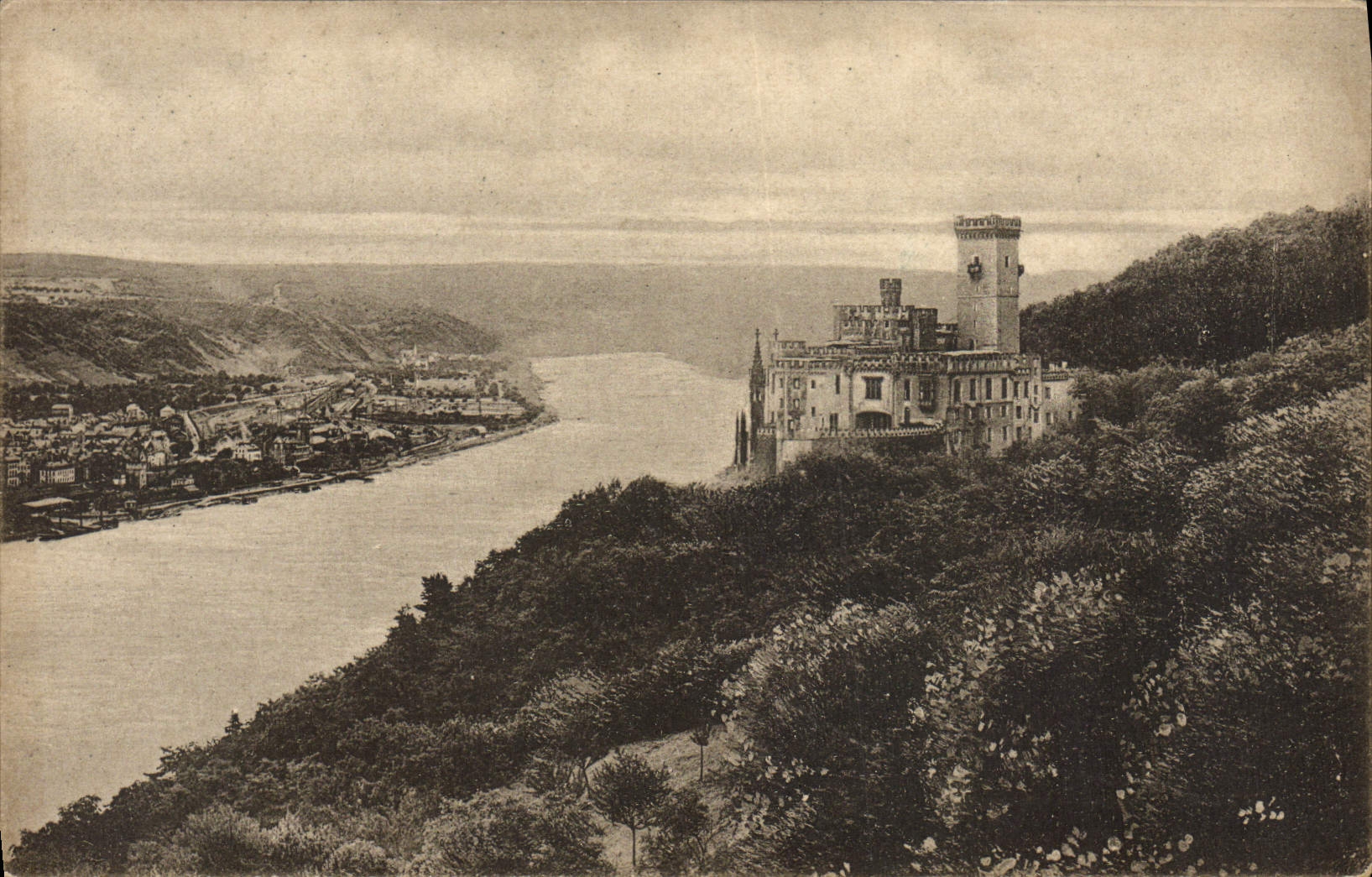 VINTAGE POSTCARD Schloss Stolzenfels