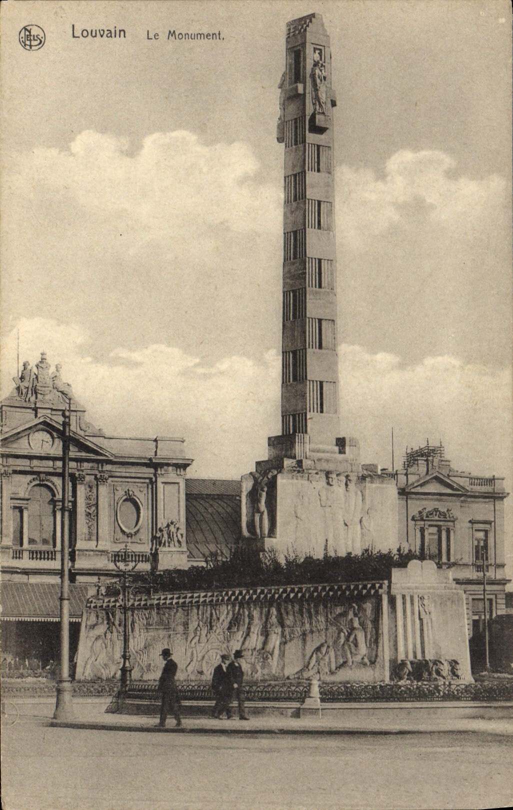 CPA Louvain le Monument