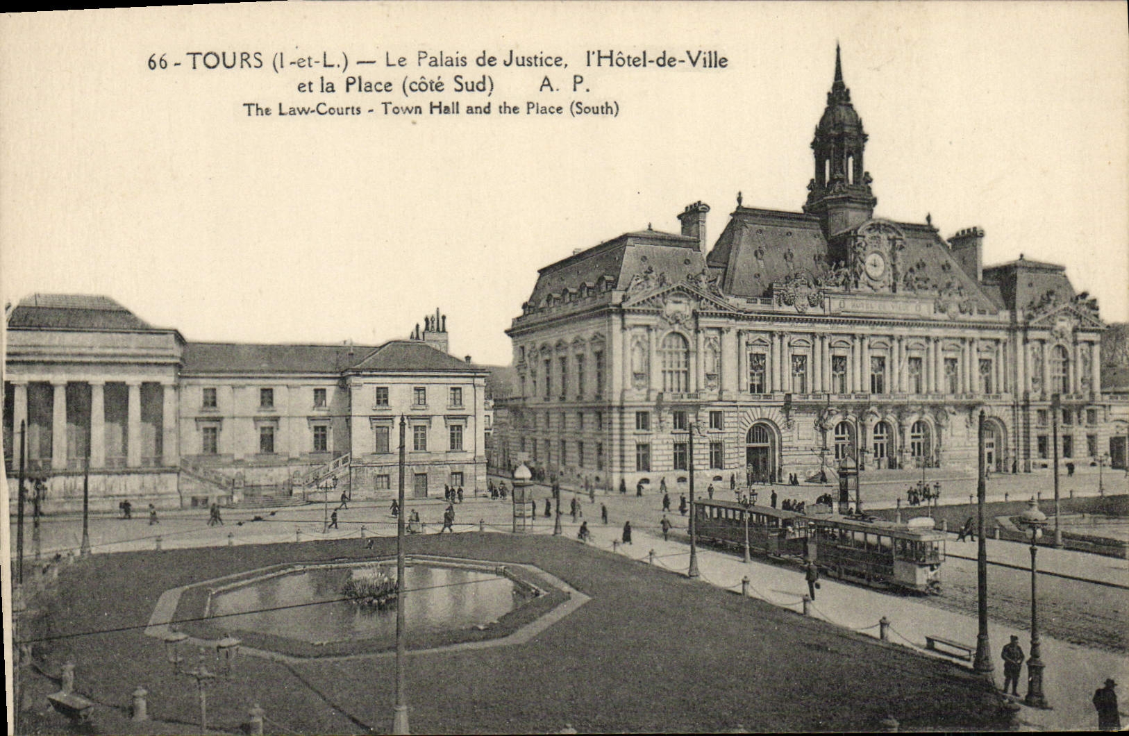 CPA Tours Le Palais De Justice I'Hotel De Ville et la place Tramway