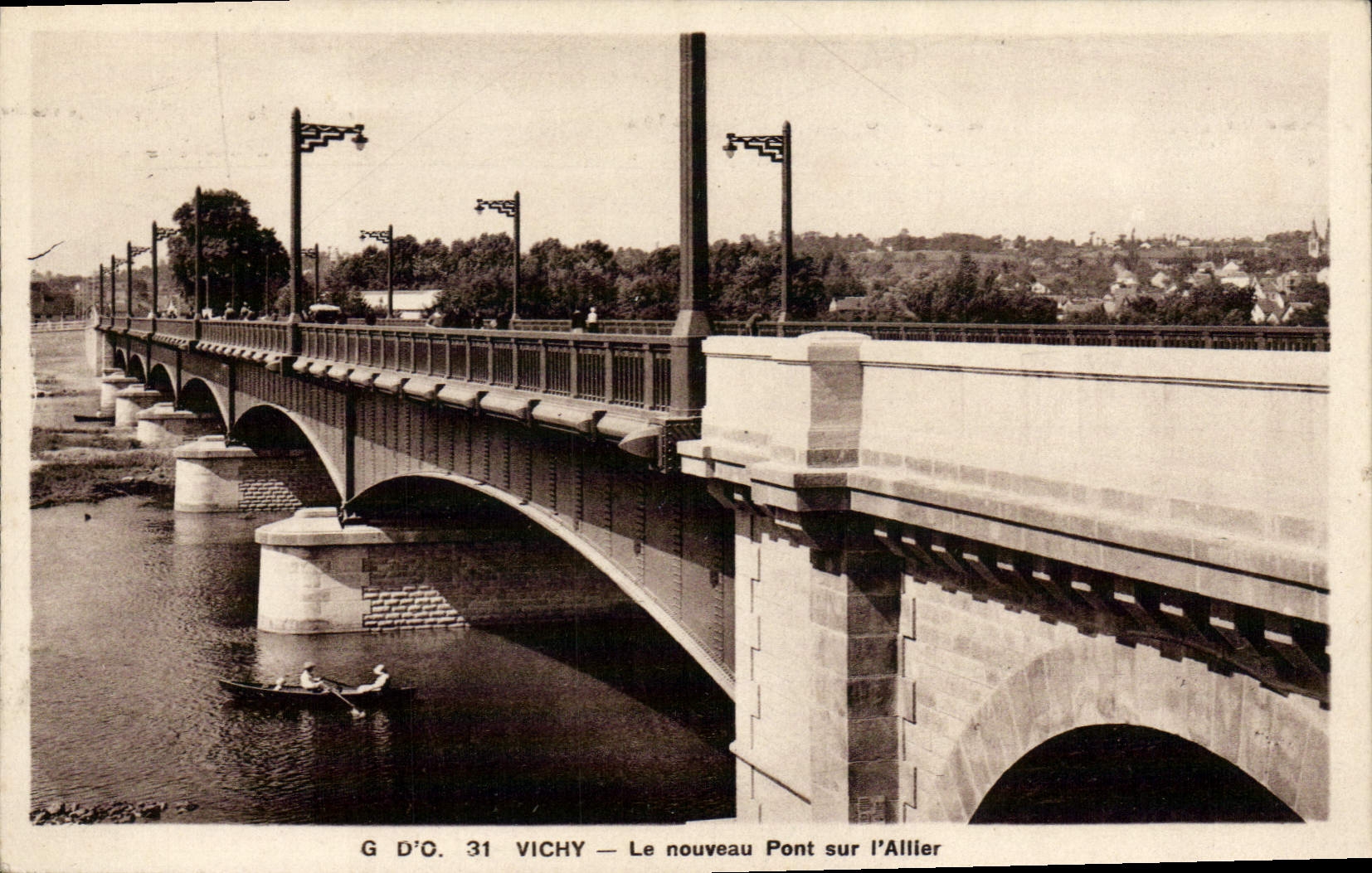 VINTAGE POSTCARD Vichy the New Bridge On I' Allier