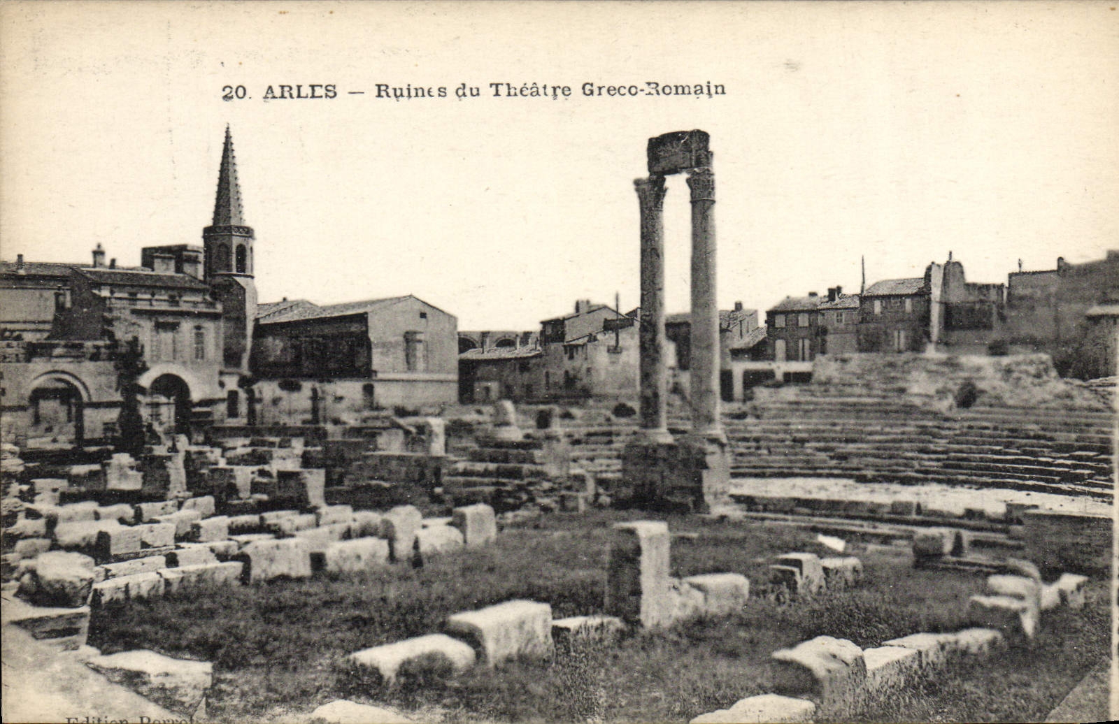 CPA Arles Ruines du Theatre Greco Romain