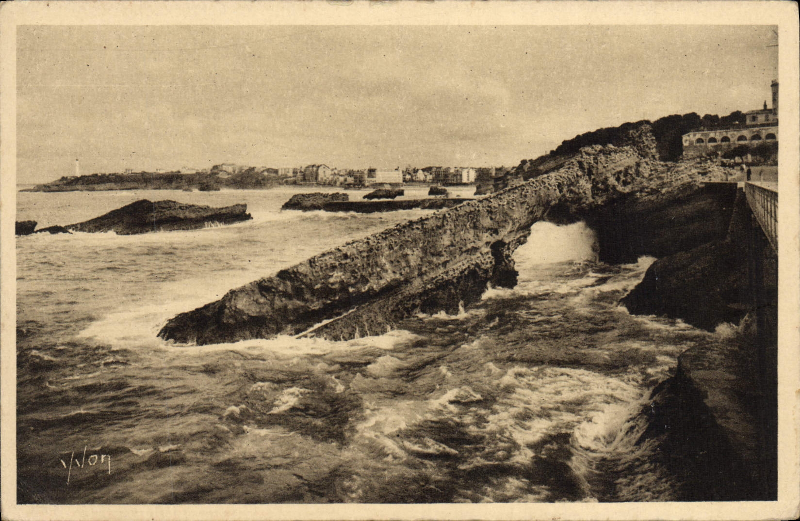 CPA Biarritz La roche percee et le Cap Saint Martin