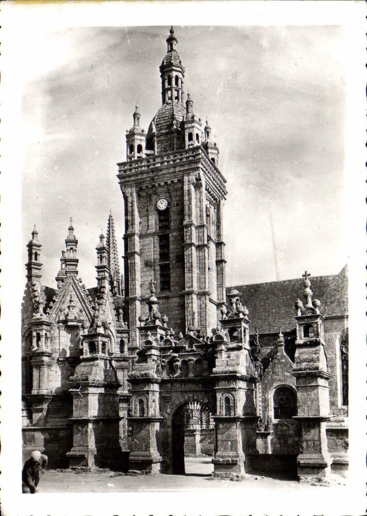 CPM Bretagne Ensemble De I'Arc De Triomphe Et De I'Eglise
