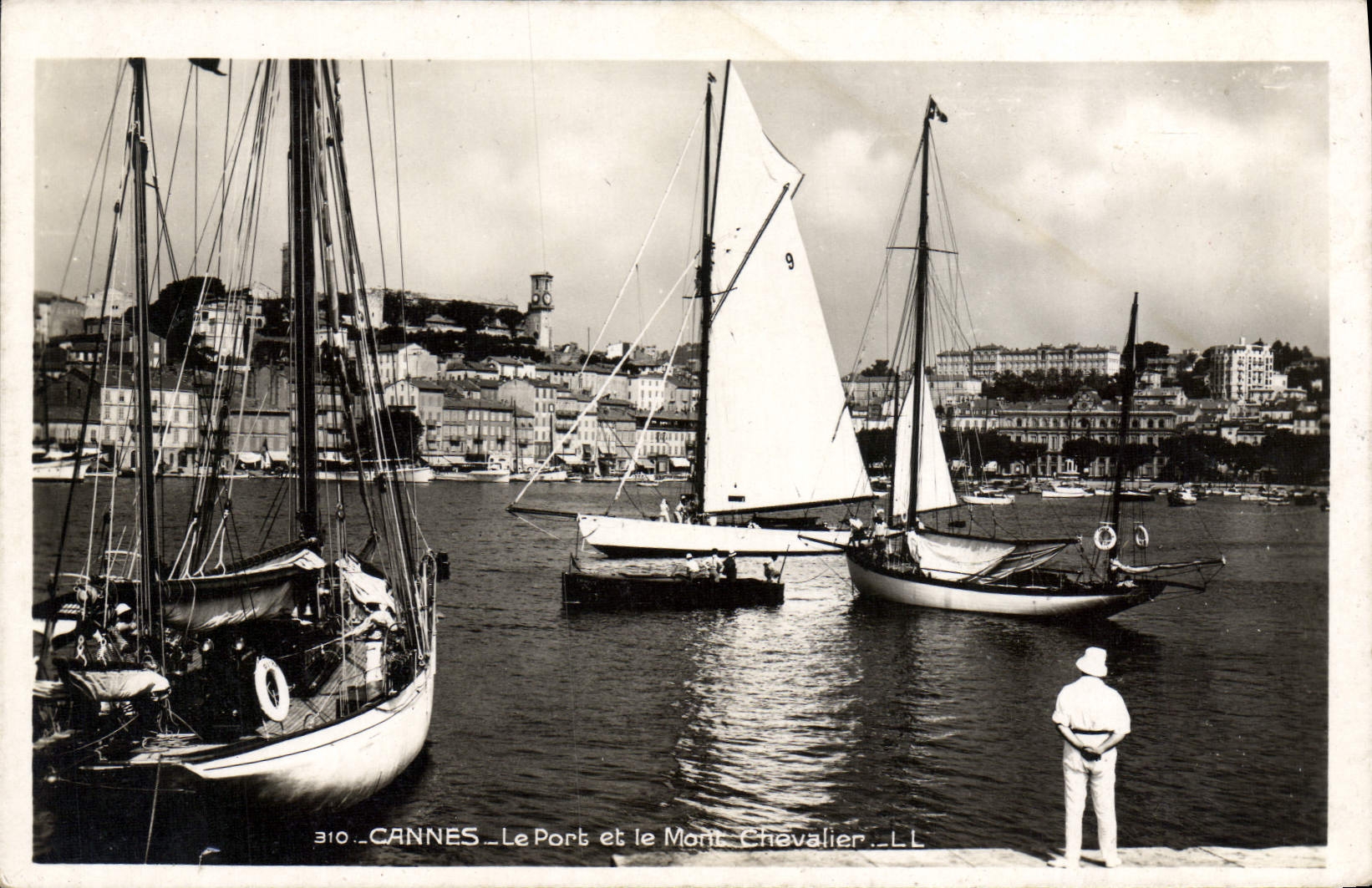 CPM Cannes Le Port Et Le Mont Chevalier Bateaux