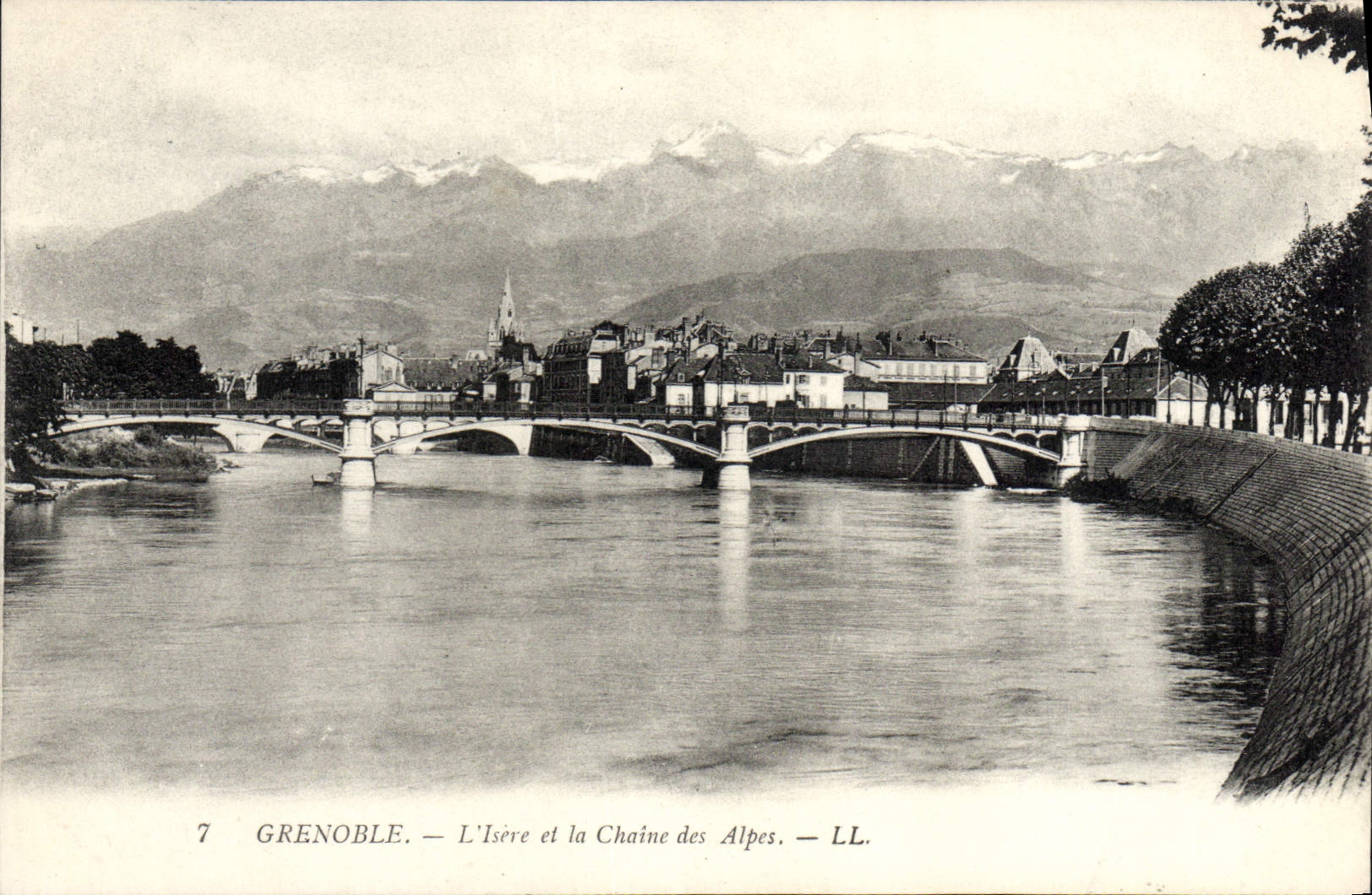 CPA Grenoble L'Isere Et La Chaine Des Alpes